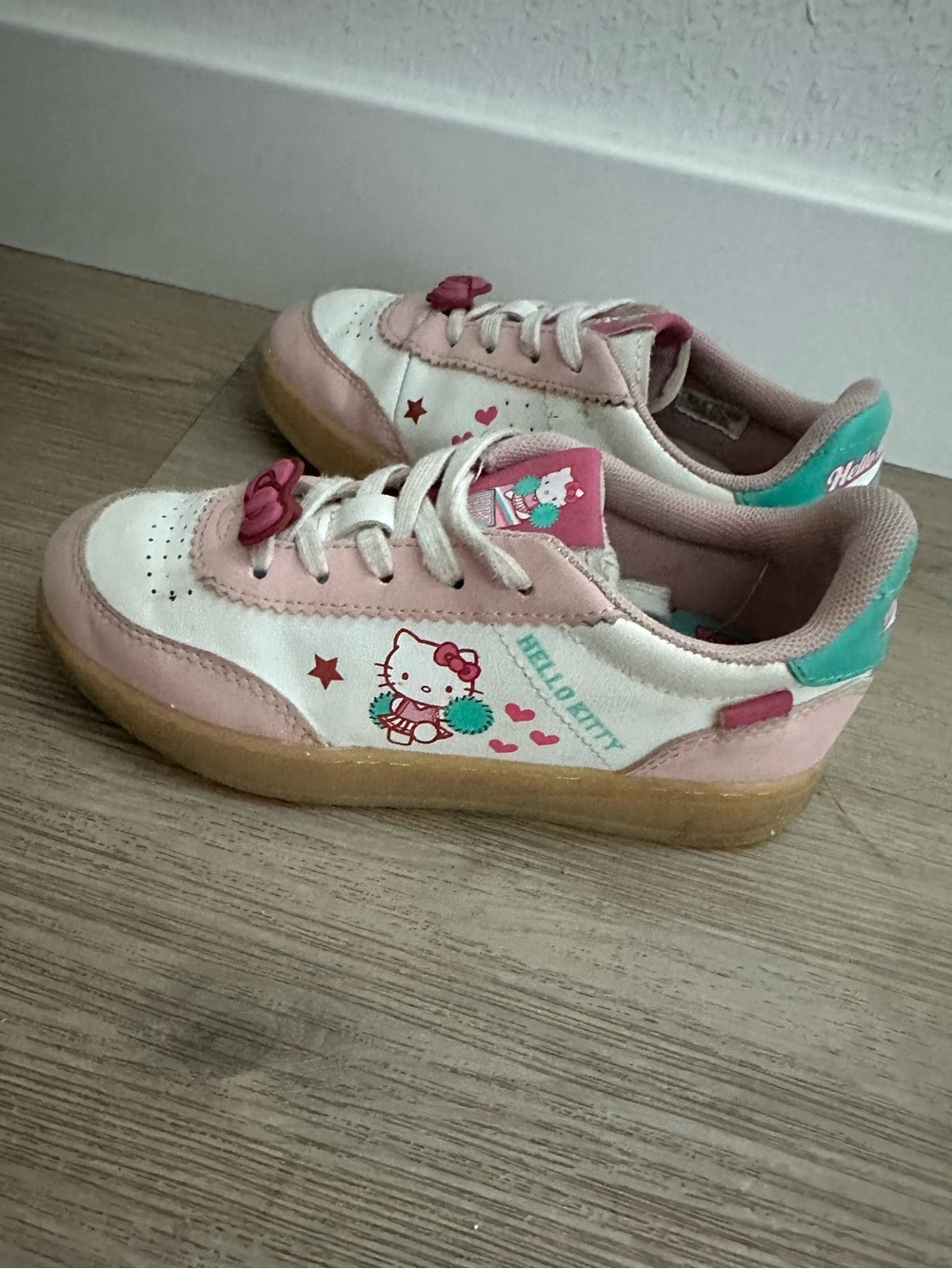Zara White Pink & Teal Hello Kitty Kids Sneakers size EU 30